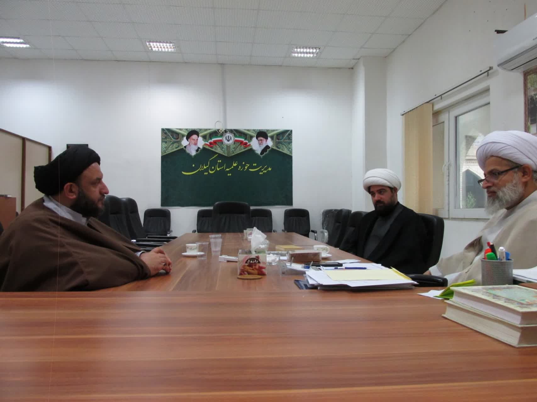 حضور حجت الاسلام #حاج_آقای_شعبانی مدیر مدرسه علمیه امیرالمومنین علی علیه‌السلام رشت در جلسه‌ای در مرکز مدیریت #حوزه_علمیه_گیلان با موضوع شرایط جذب #سرباز_طلبه که با حجت الاسلام والمسلمین #حاج_آقای_علیپور مدیر حوزه علمیه گیلان و حجت الاسلام #حاج_آقای_هاشمی